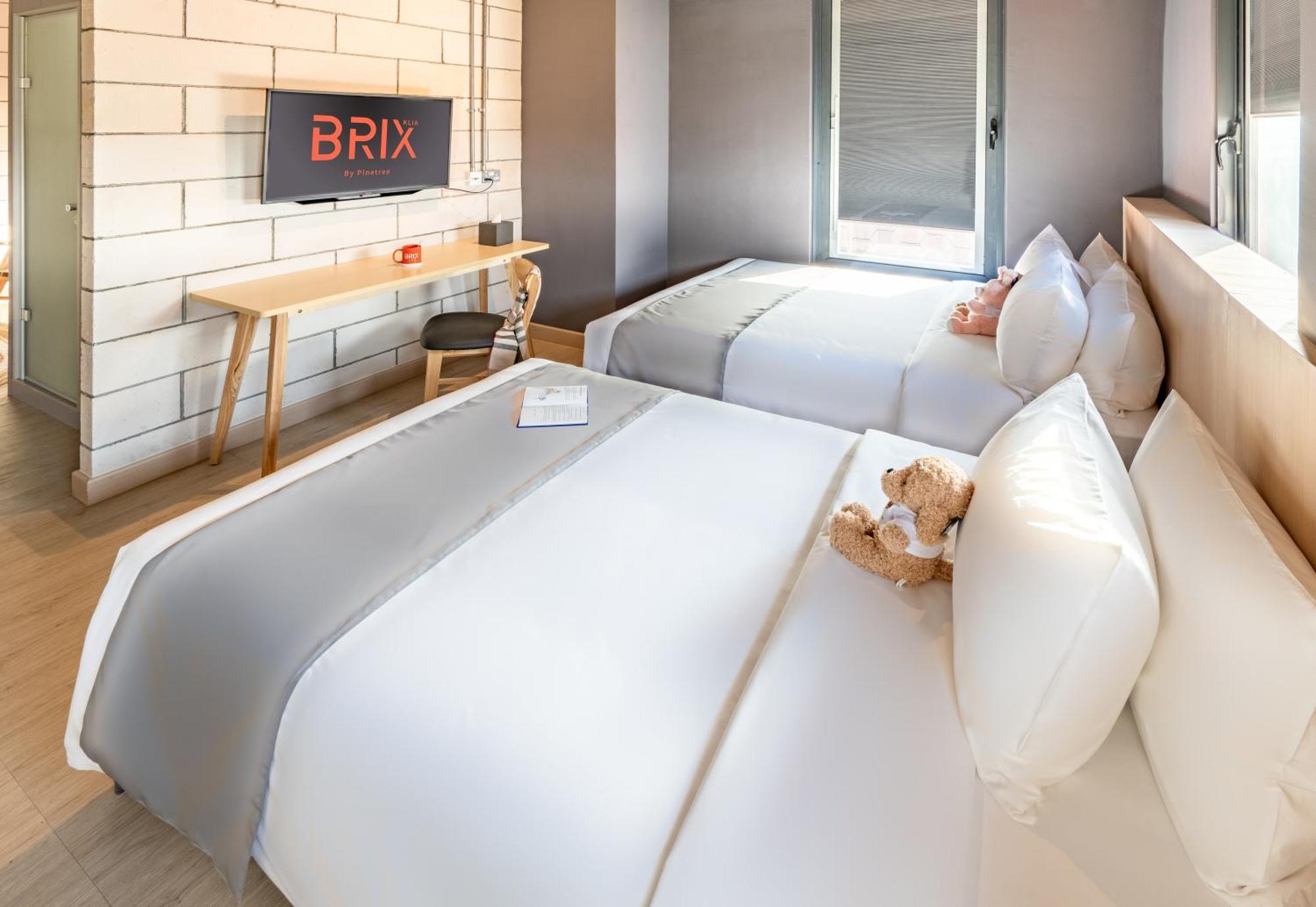 Brix Klia By Pinetree Hotel Sepang Exterior photo